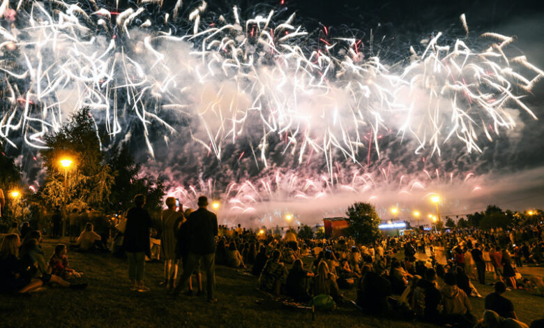 Photo of Фестиваль фейерверков в Эдинбурге: световое шоу на небе