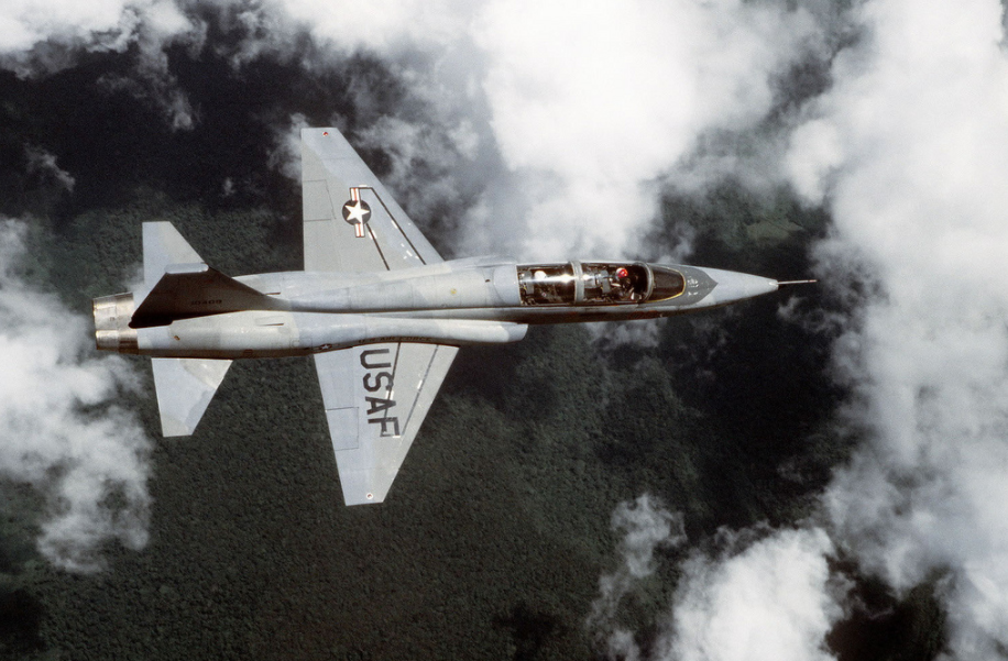 Фото 8 — Падение вертолета в районе военной базы в Техасе