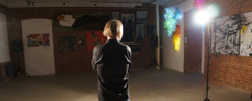 Фото 30 — Тюмень: местные художники представили выставку современного искусства